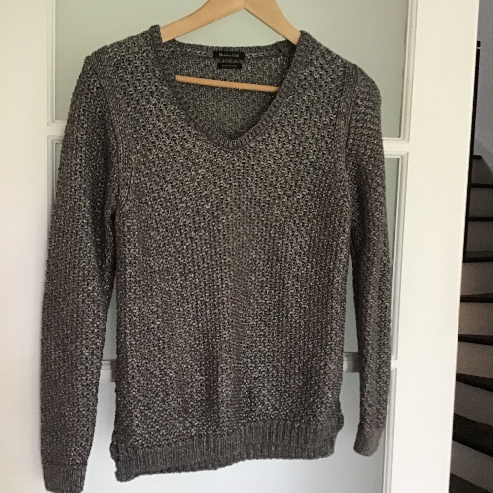 V neck sweater